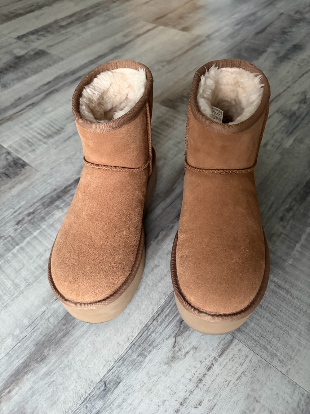 UGG Classic Mini Platform Boots Chestnut Suede Women’s Size 7